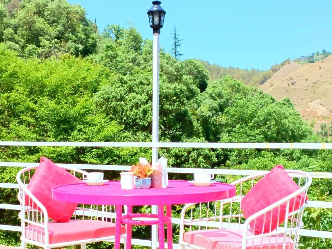 Aamod At Shoghi Luxury Cottage Resort Shimla Exterior photo