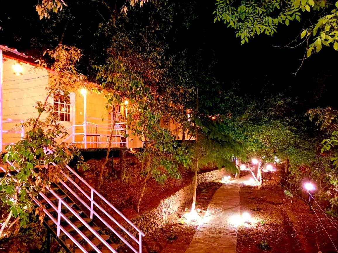 Aamod At Shoghi Luxury Cottage Resort Shimla Exterior photo